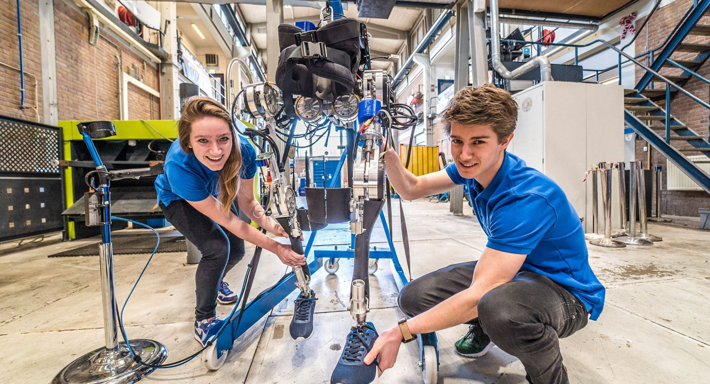 Project MARCH students at Delft University of Technology